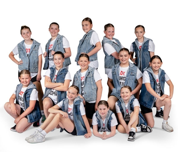 group dance class at Silverton Ballet